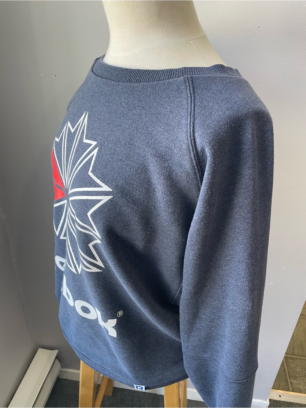 VTG Look Reebok Classic Crewneck Sweatshirt Navy Blue Size M - Picture 2 of 9